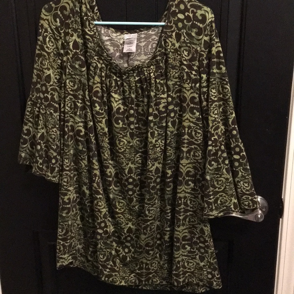 Long sleeve woman’s shirt